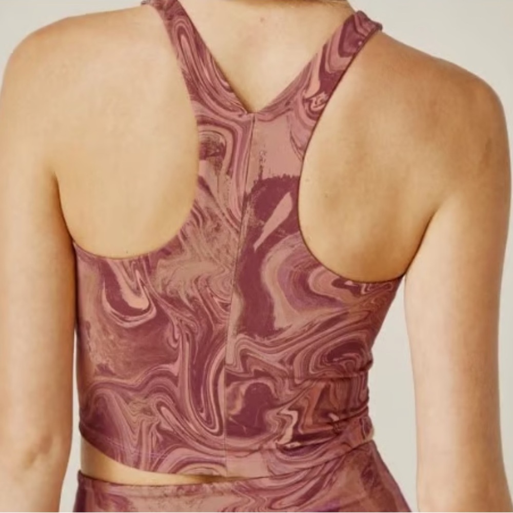 NEW BEYOND YOGA Marble Swirl Pink Sleeveless Sports Bra Top - Picture 8 of 9